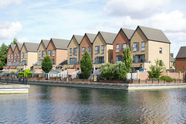 Affiches de villages : découvrez plus de 20 000 designs uniques